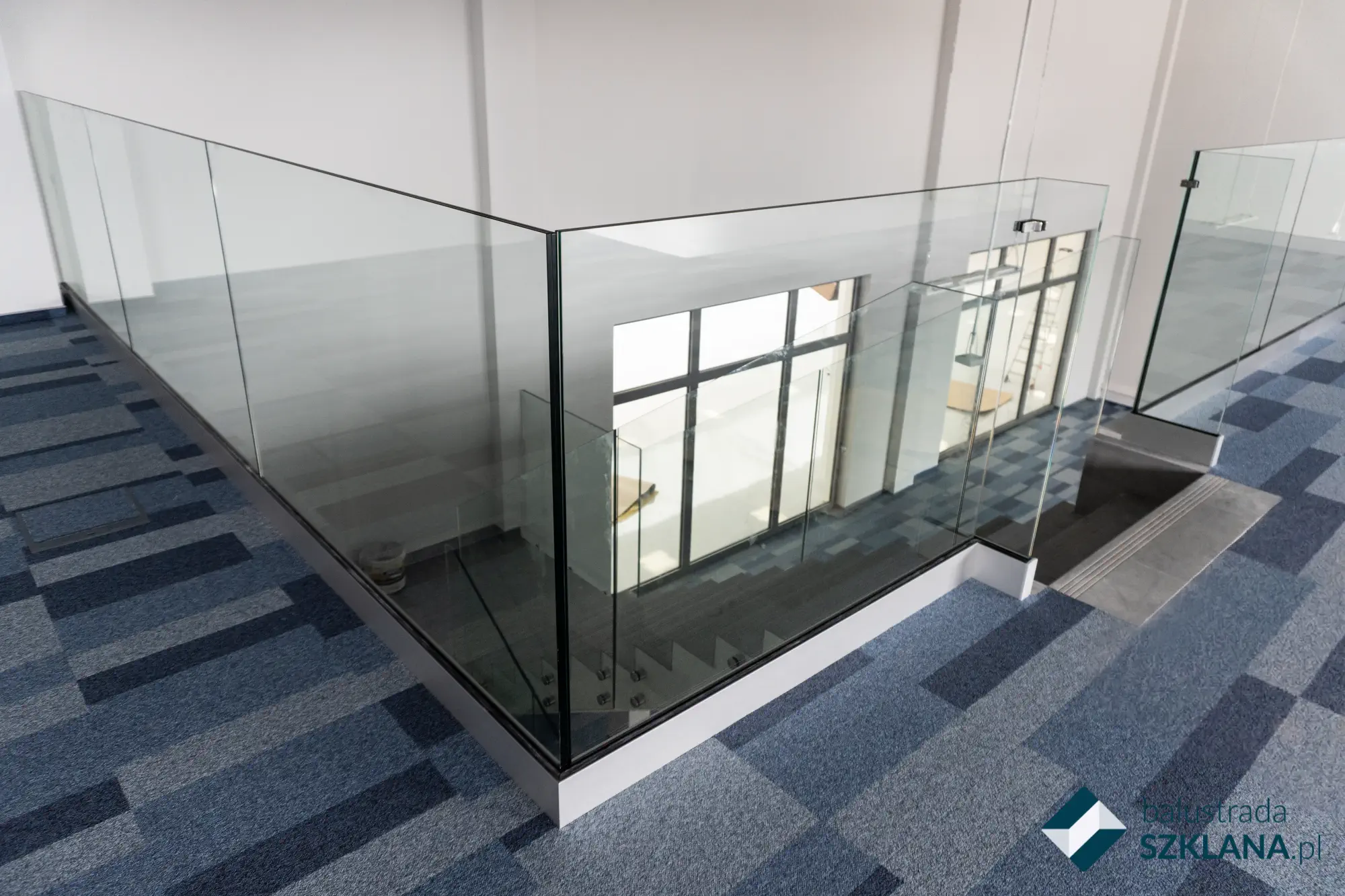 Balustrady szklane montaz w profilu krakow