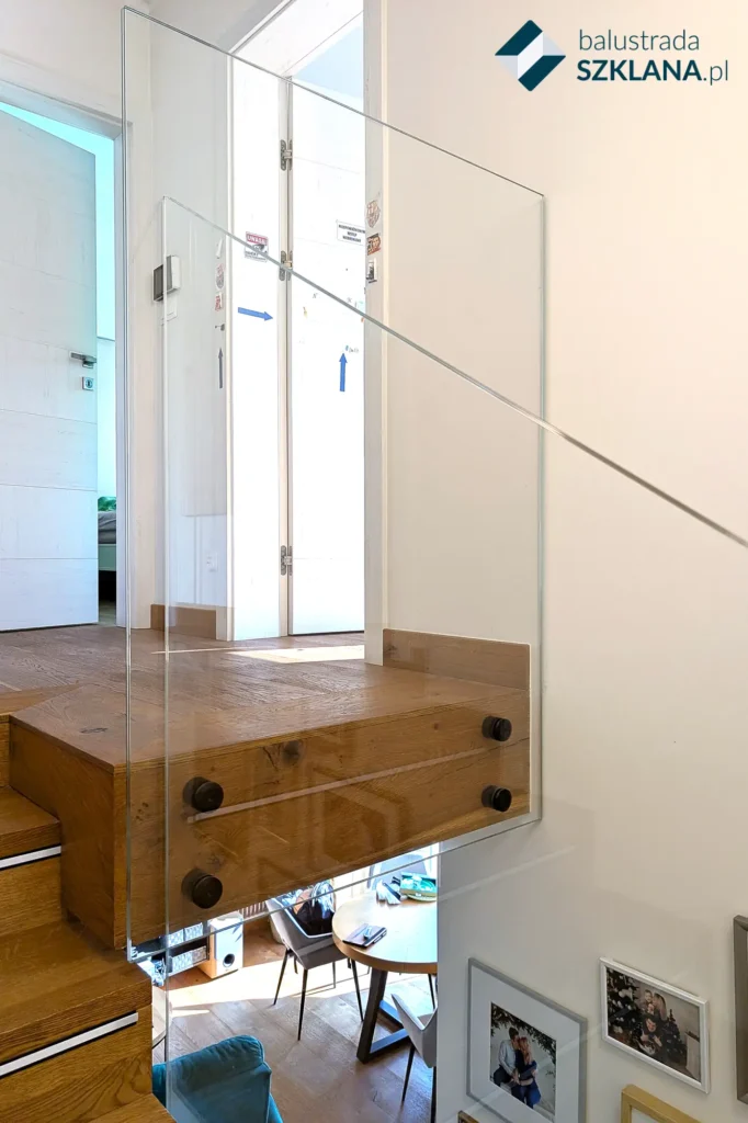 Szklana balustrada wewnetrzna rotule