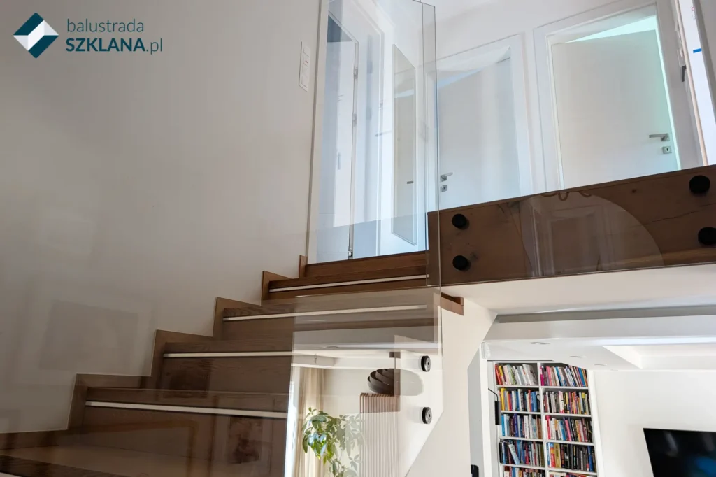 Balustrady szklane wewnętrzne​